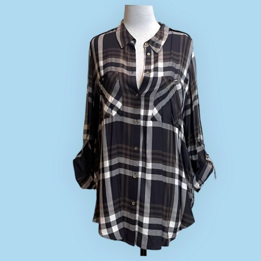 Dynamite Women’s Plaid Shirt Size Large Navy, Brown, Black & White Rayon